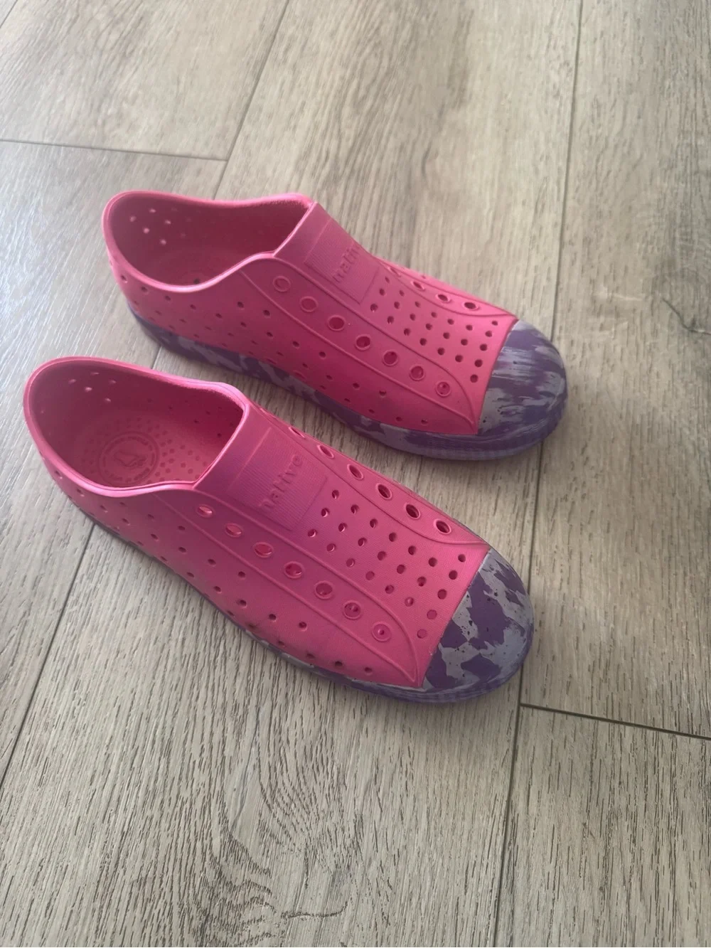 Native Kids Water Shoes size 2
